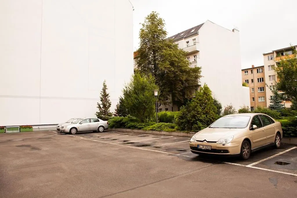Modern & Bright Apartment +Parking @Kurfuerstendamm Berlin