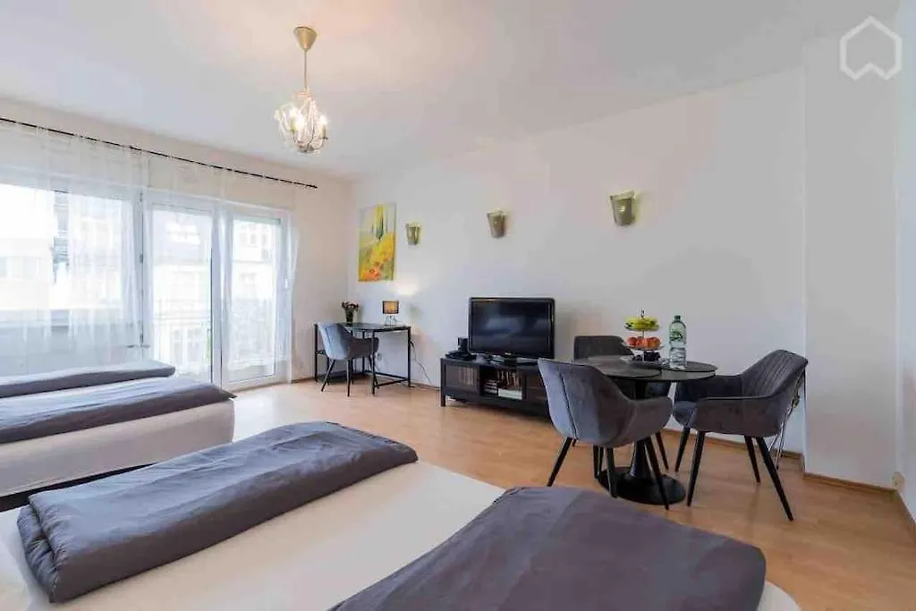 Modern & Bright Apartment +Parking @Kurfuerstendamm Berlin